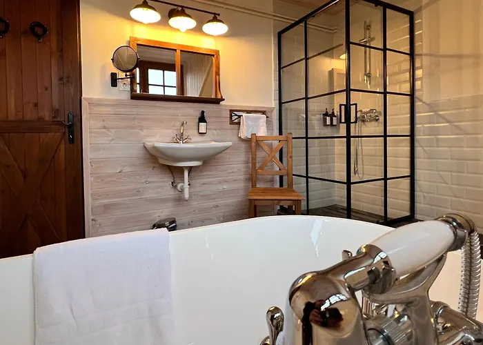 Pilisi Lovas Major, B&B Dorog